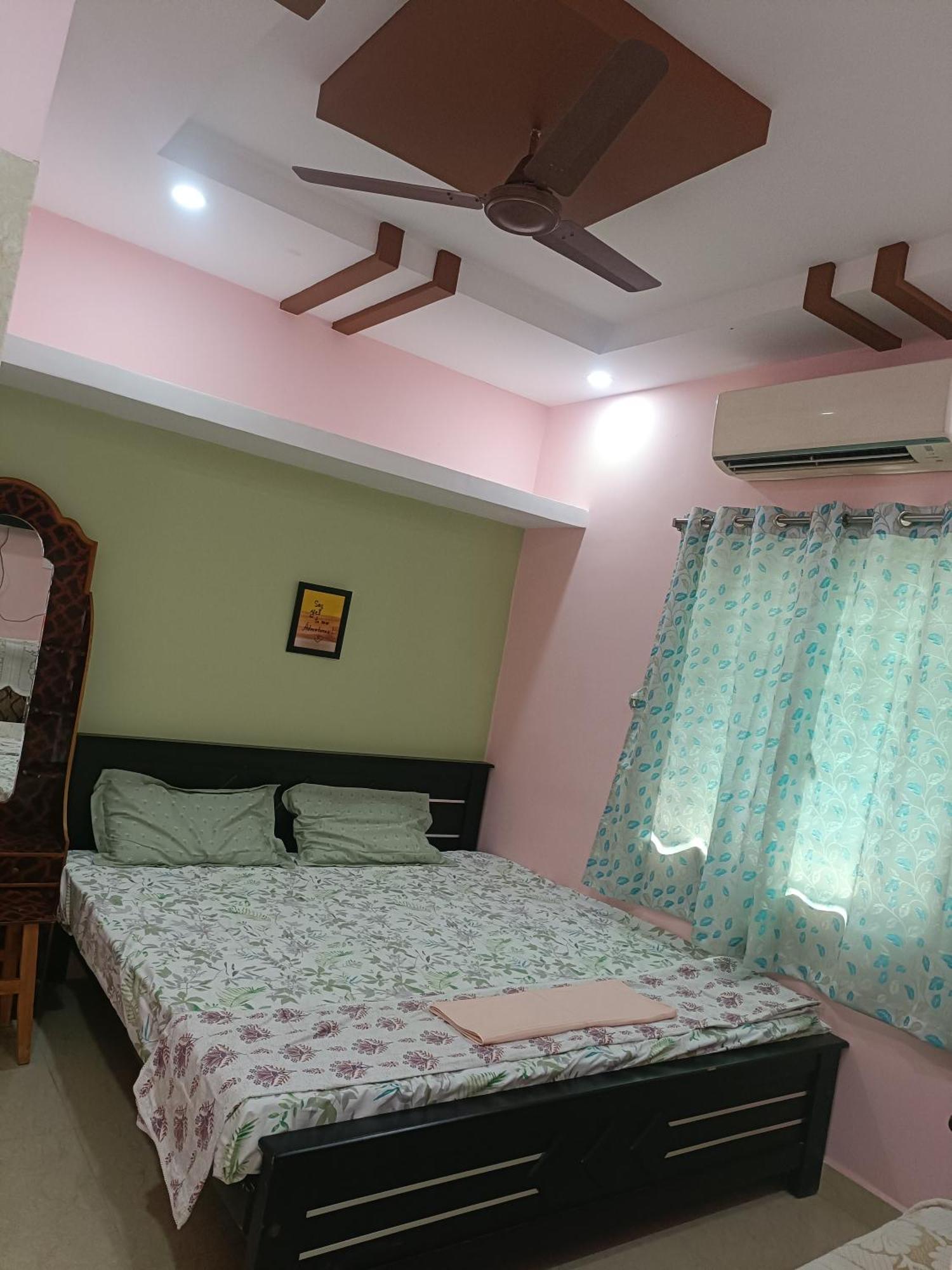 Sreenivasa Apartment *
